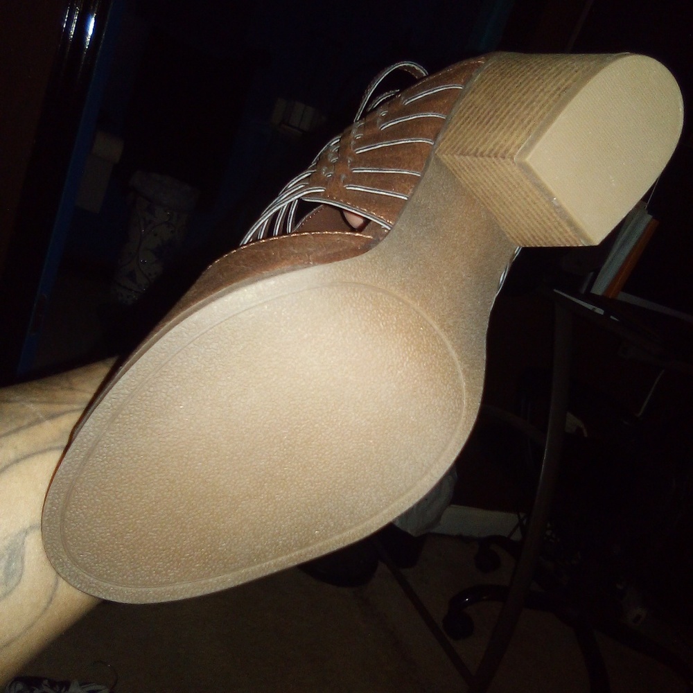 Brown sandals with heel - Picture 4 of 4